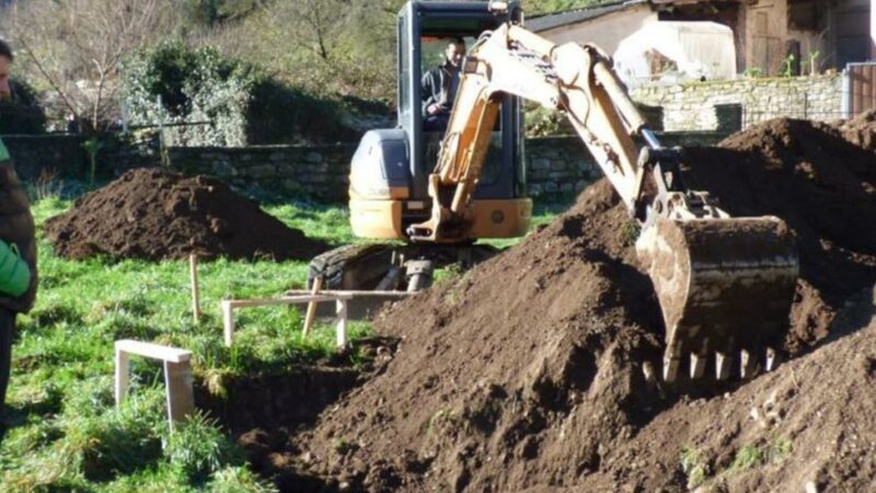 CANGAS DEL NARCEA.-Comienzan las obras para el bar tienda de Moal