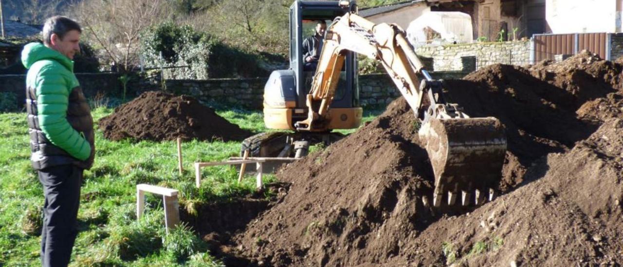 CANGAS DEL NARCEA.-Comienzan las obras para el bar tienda de Moal