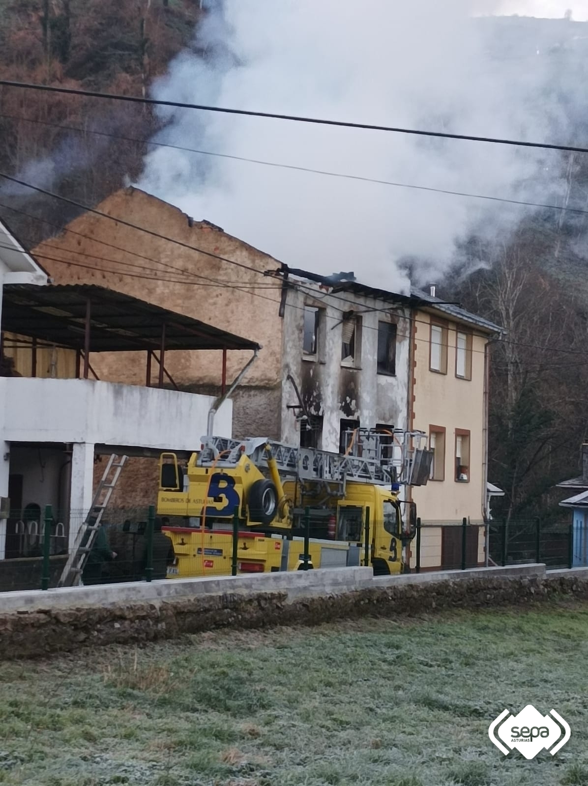 NARCEA.-Una mujer fallecida y otra herida grave en un incendio en Limés