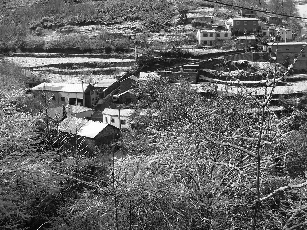 San Tison arriba… y San Tisín abajo…. Rezando bajo la lluvia