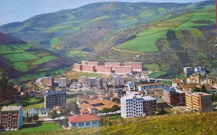 CANGAS.- Cincuenta años del Fuejo. Juntarse para revivir recuerdos