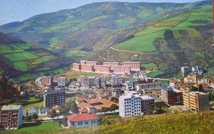 CANGAS.- Cincuenta años del Fuejo. Juntarse para revivir recuerdos