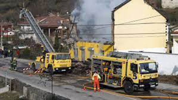 CANGAS DEL NARCEA.- El PP apoya las rehivindicaciones de los los bomberos