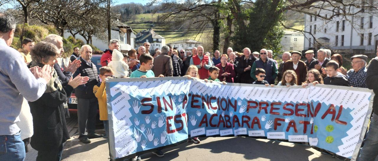 NAVELGAS (Tineo) “Sin asistencia presencial esto acabará fatal”