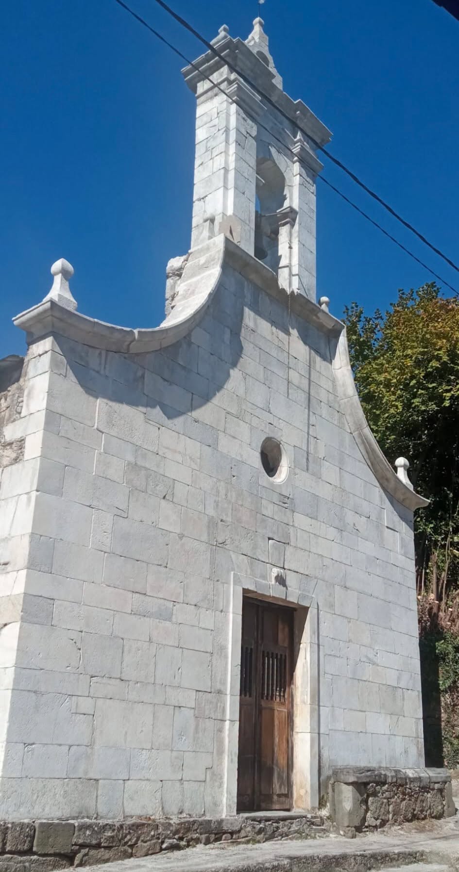 CANGAS DEL NAREA.- La capilla de Gedrez recobra su esplendor de antaño